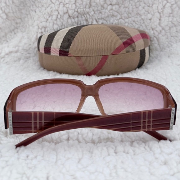 Burberry Vintage Nova Check Embossed 130 Sunglasses + Case main image 6